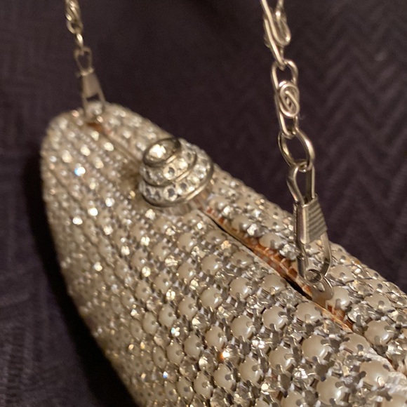 Beaded box type clutch/purse! - Picture 4 of 7